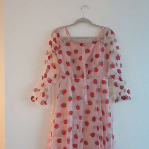MASKED QUEEN COTTAGECORE Strawberry Tulle Midi Dress Coquette Whimsy Retro NWT - Picture 3 of 16